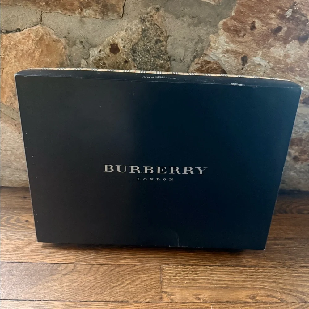 Burberry 3 piece Hand Towel Set New in Box